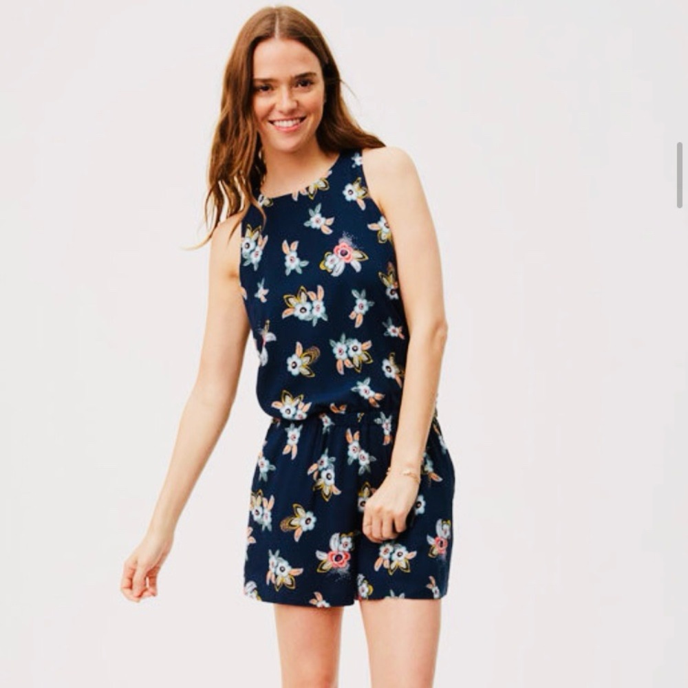 NWT ANN TAYLOR LOFT RUFFLED SLEEVELESS FLORAL NAVY MINI ROMPER•S/XS•WOMEN’S